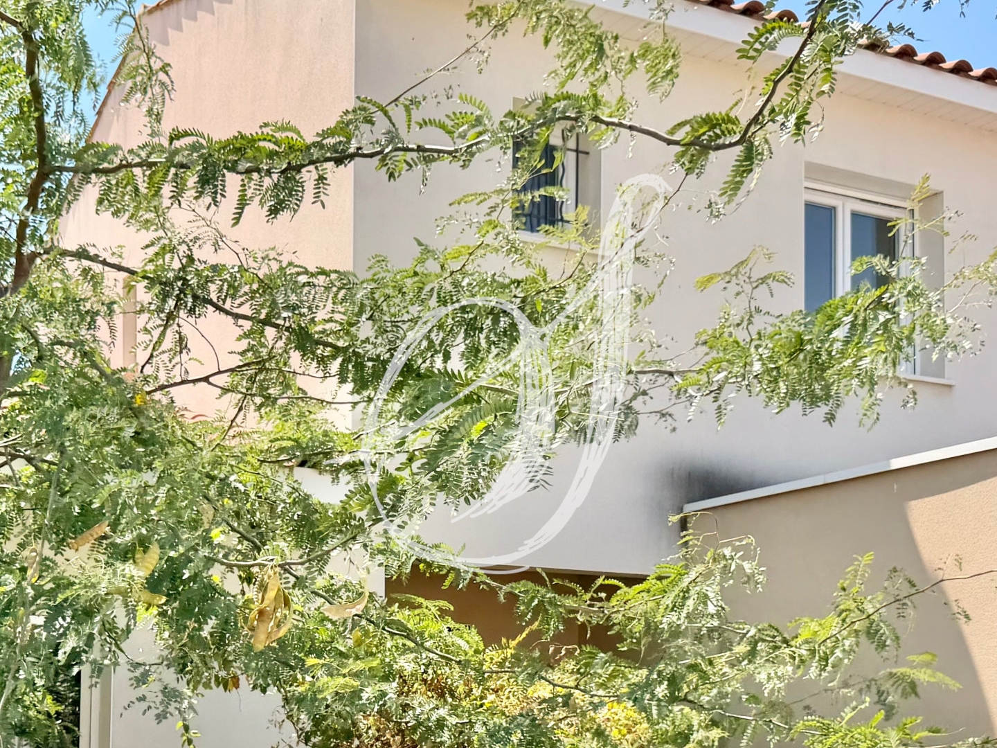Villa moderne de type 4, trois chambres avec jardin & garage