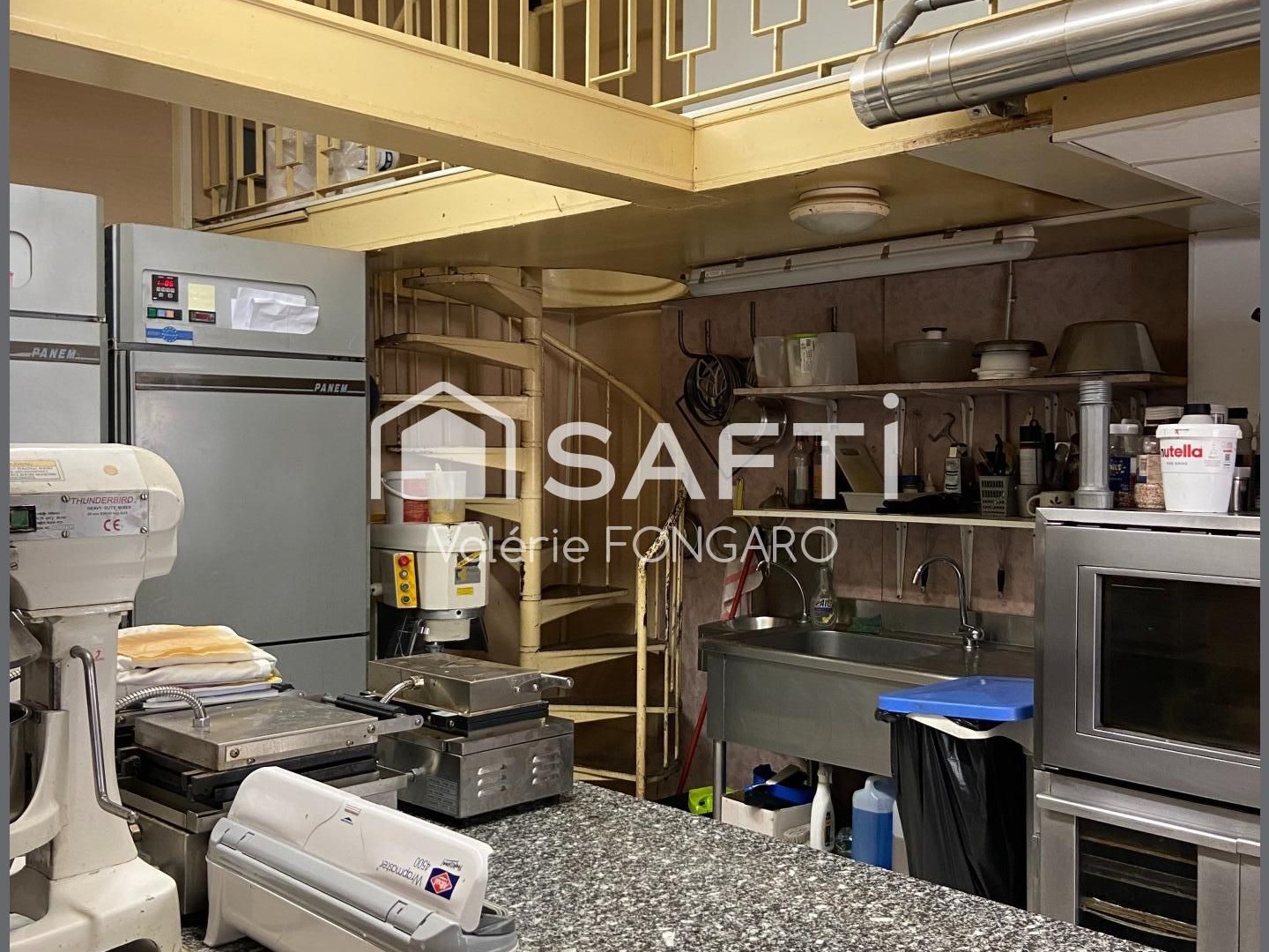 Bureaux 8 pièces 335 m²