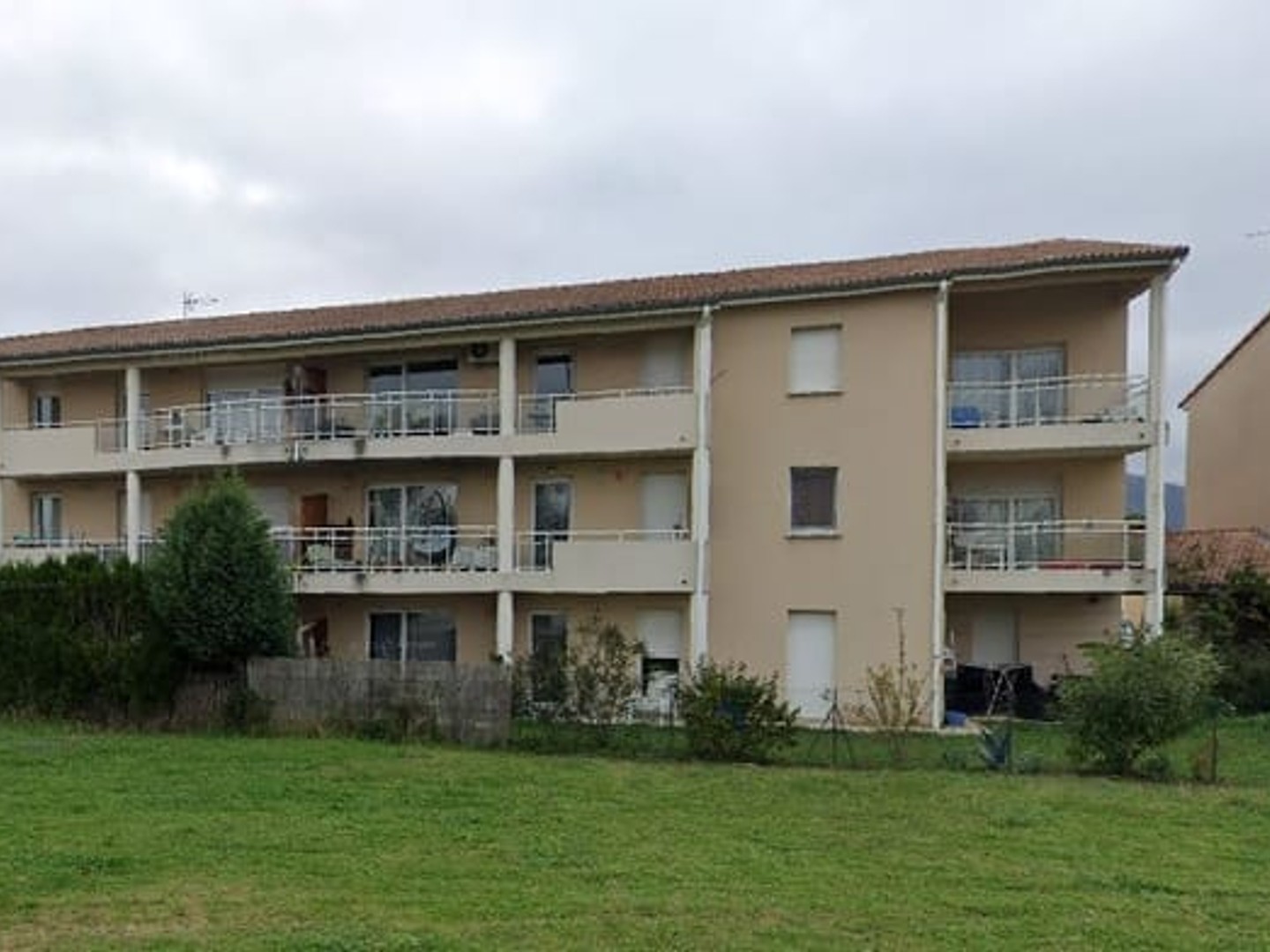 TOURNON - T4 EN DUPLEX AVEC GARAGE - 89.89 M2