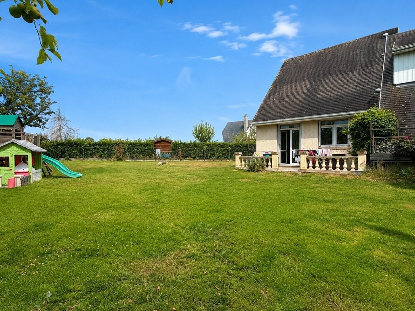 Maison spacieuse , grand jardin , 3 chambres !