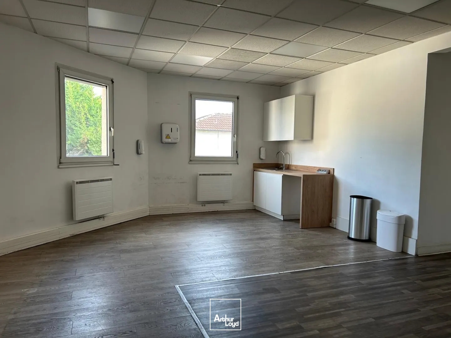 Locaux à vendre - 472m2 - Nanterre (92000)