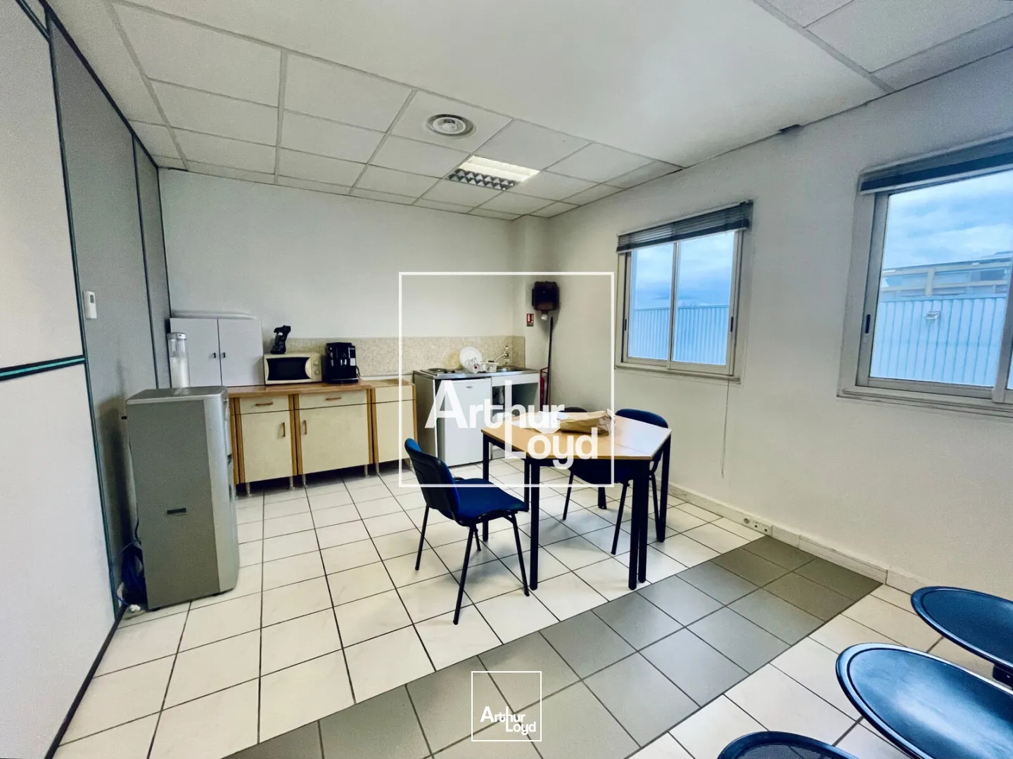 Bureaux à vendre - 153m2 - Nîmes (30900)