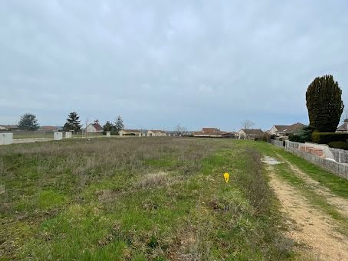Terrain 750 m²