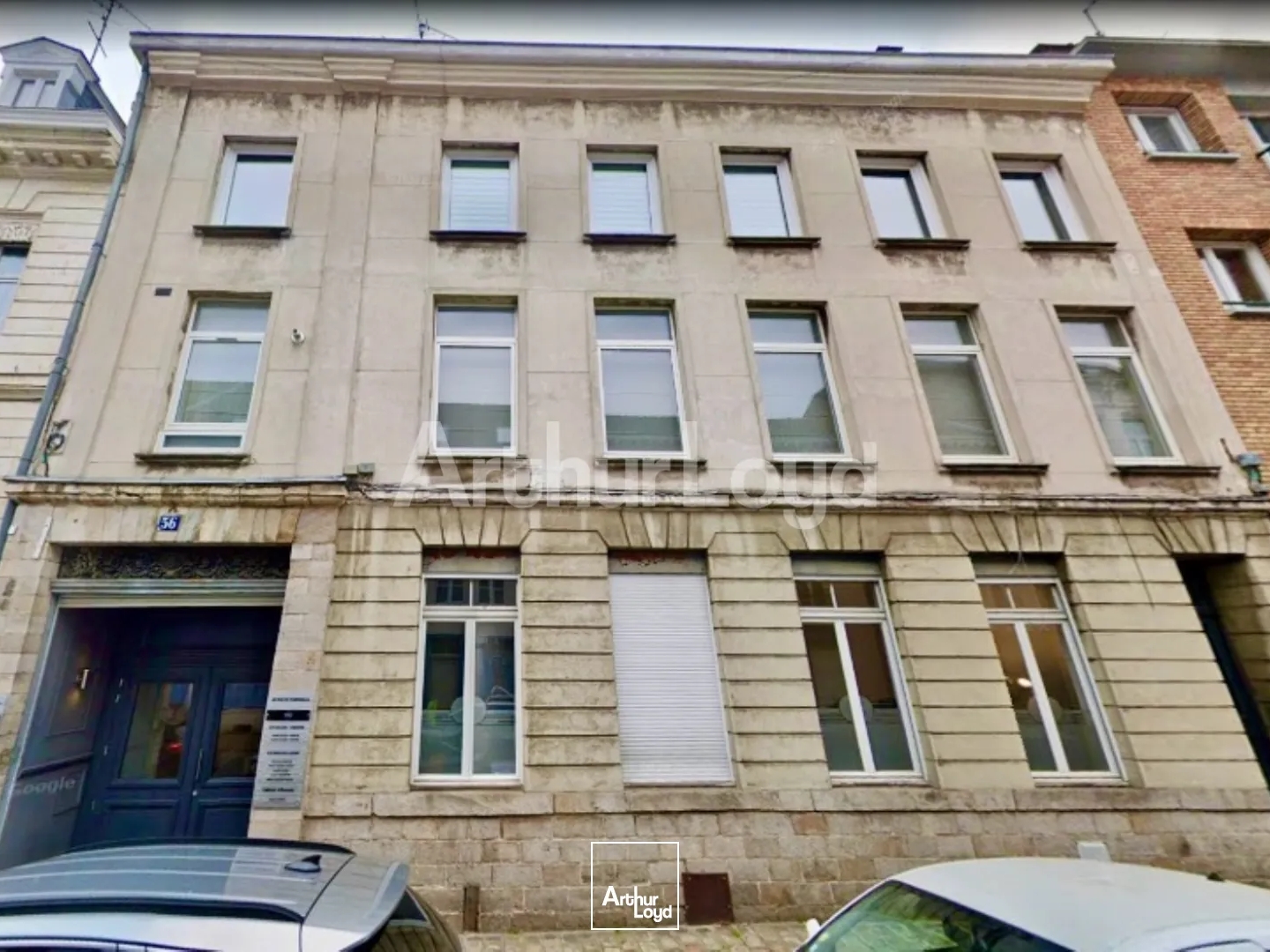 Emplacement idéal pour la vente de ses bureaux au coeur du Vieux Lille, à proximité de l'Avenue du Peuple Belge, du boulevard Carnot, de la rue de Gand et de ses restaurants, du Centre ...