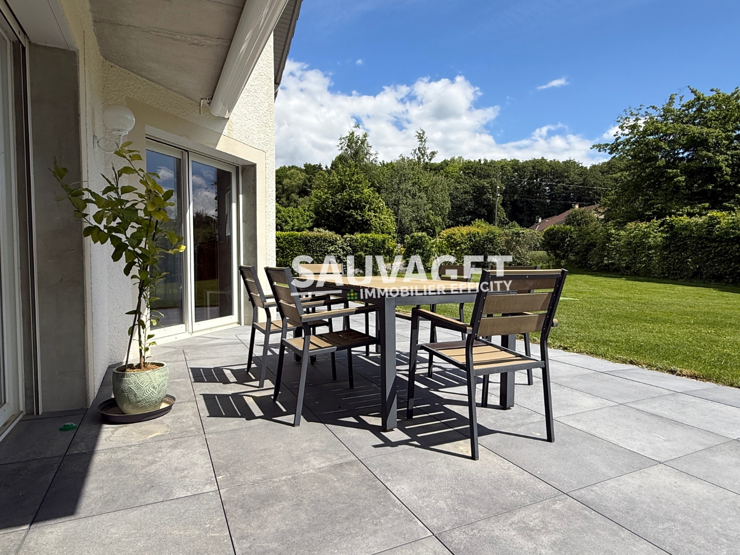 Maison à vendre - 7 pièces - 180m2 - Reignier-Ésery (74930)