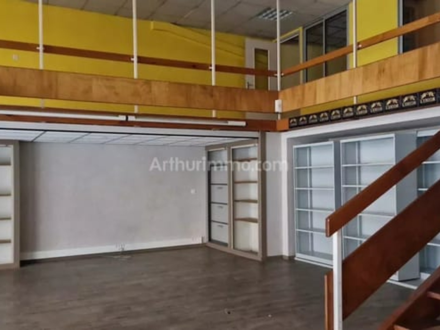 Bureaux 6 pièces 217 m²