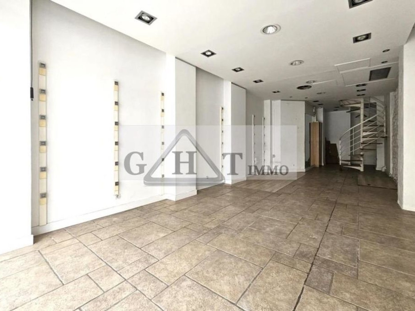Locaux à vendre - 2 pièces - 98m2 - Paris 11e (75011)
