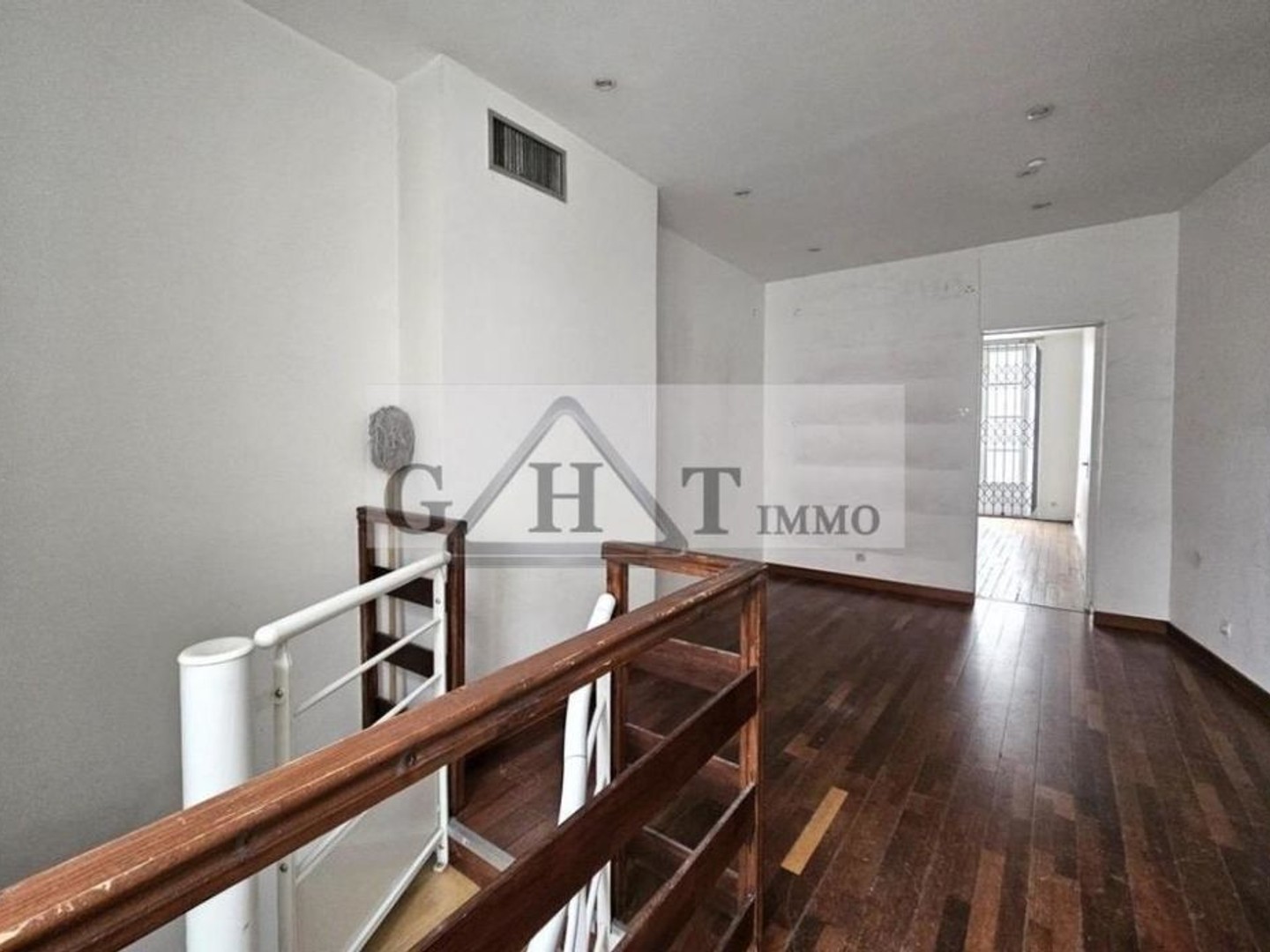 Locaux à vendre - 2 pièces - 98m2 - Paris 11e (75011)