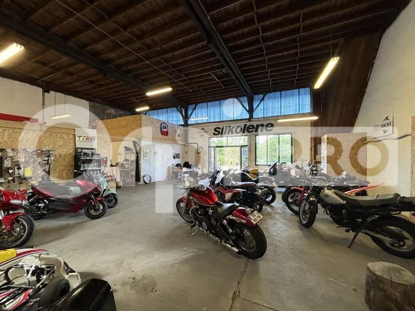 Garage automobile à vendre au Sud de Montluçon
