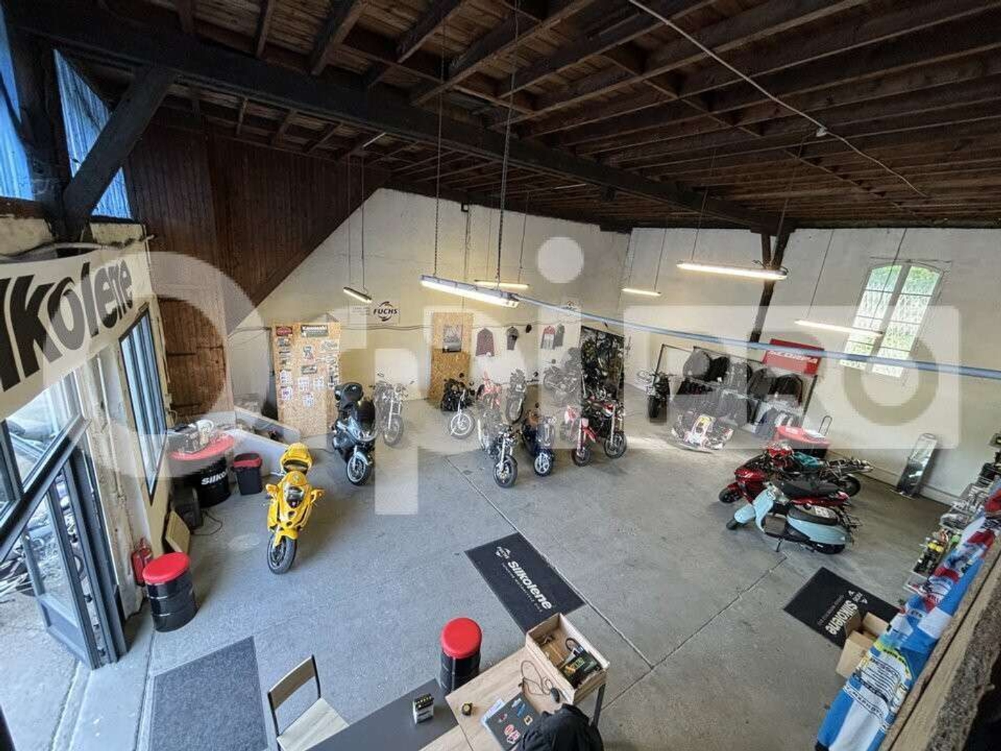 Magasin à vendre - 180m2 - Montluçon (03100)