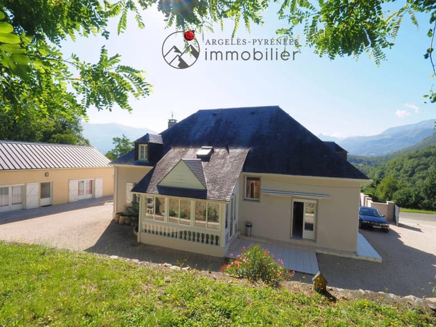 Belle propriété comprenant une maison de 249 m2 + Gîte de 10