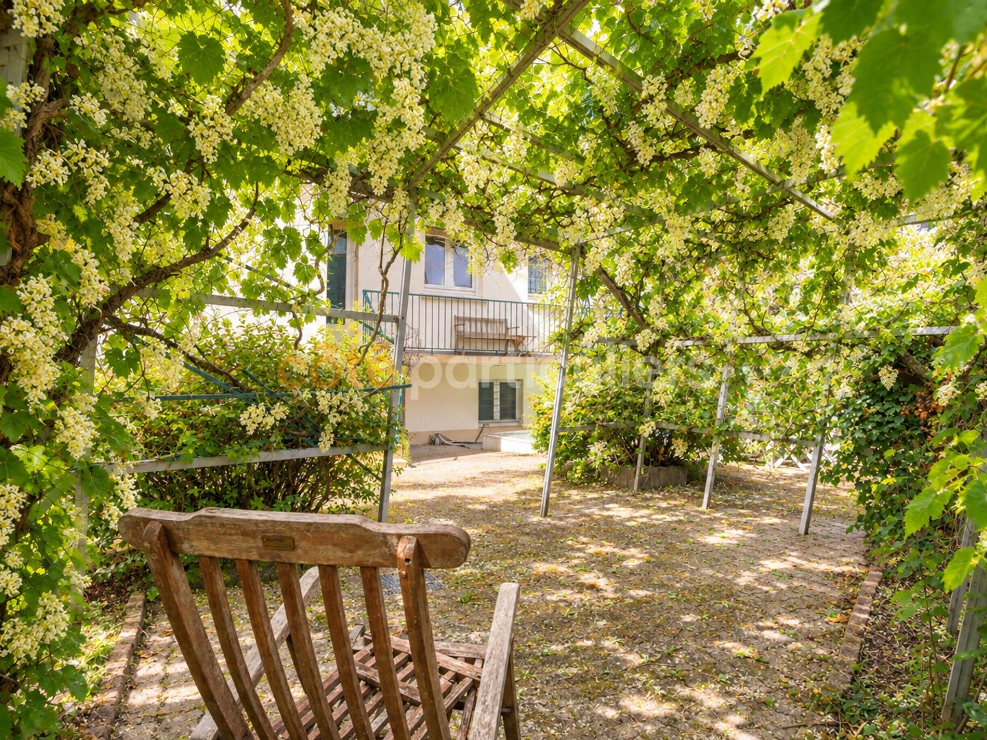 NANTES -- GAUDINIÈRE -- MAISON FAMILIALE -- 205 M2 HABITABLES -- 40 M2 DE SOUS-SOL -- PARCELLE DE 700 M2
