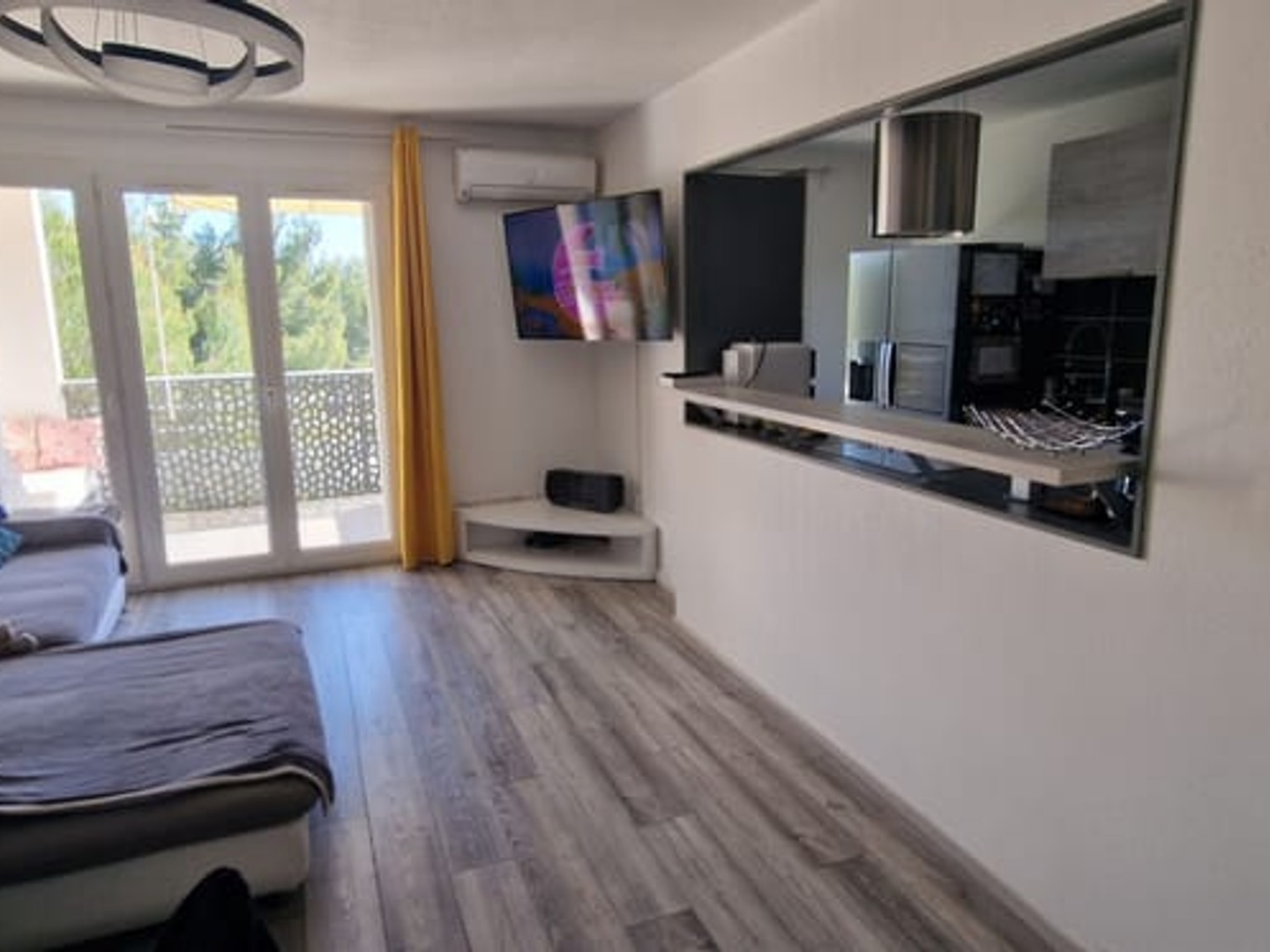 La ciotat : Appartement T4 familial rénové avec terrasse et