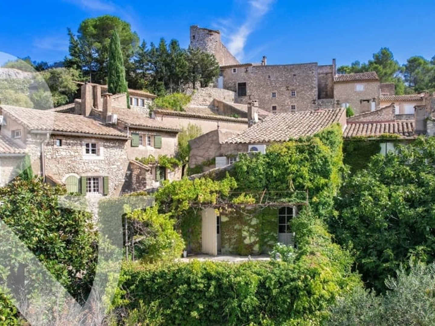 BELLE MAISON DE VILLAGE