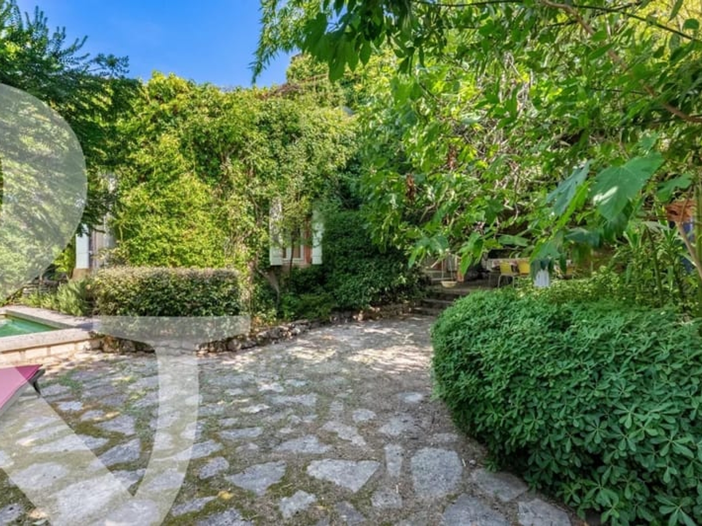 Maison à vendre - 4 pièces - 167m2 - Eygalières (13810)