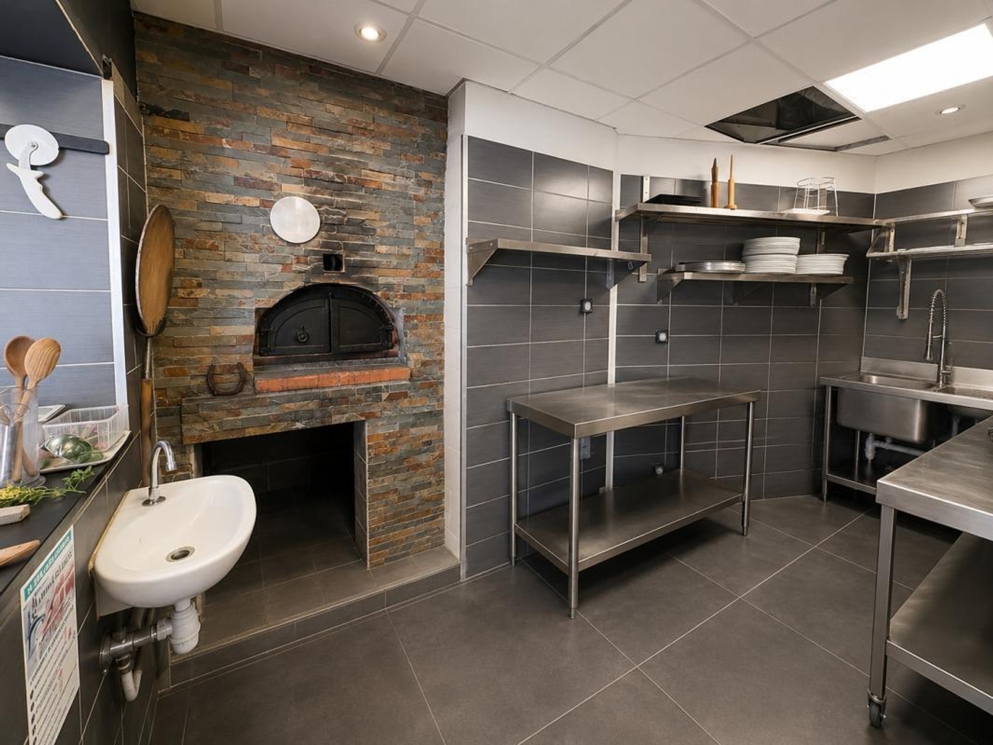 Local Commercial - Restaurant / Pizzeria - Chateau Gombert