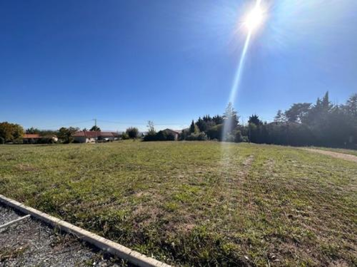 Terrain à bâtir de 687m² à Artonne