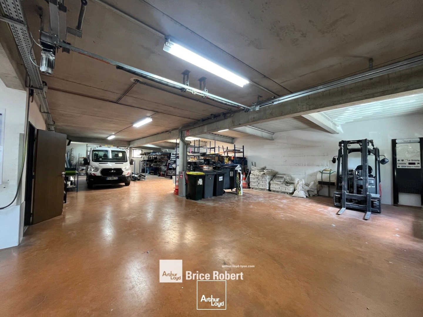 Bureaux à vendre - 450m2 - Champagne-Au-Mont... (69410)