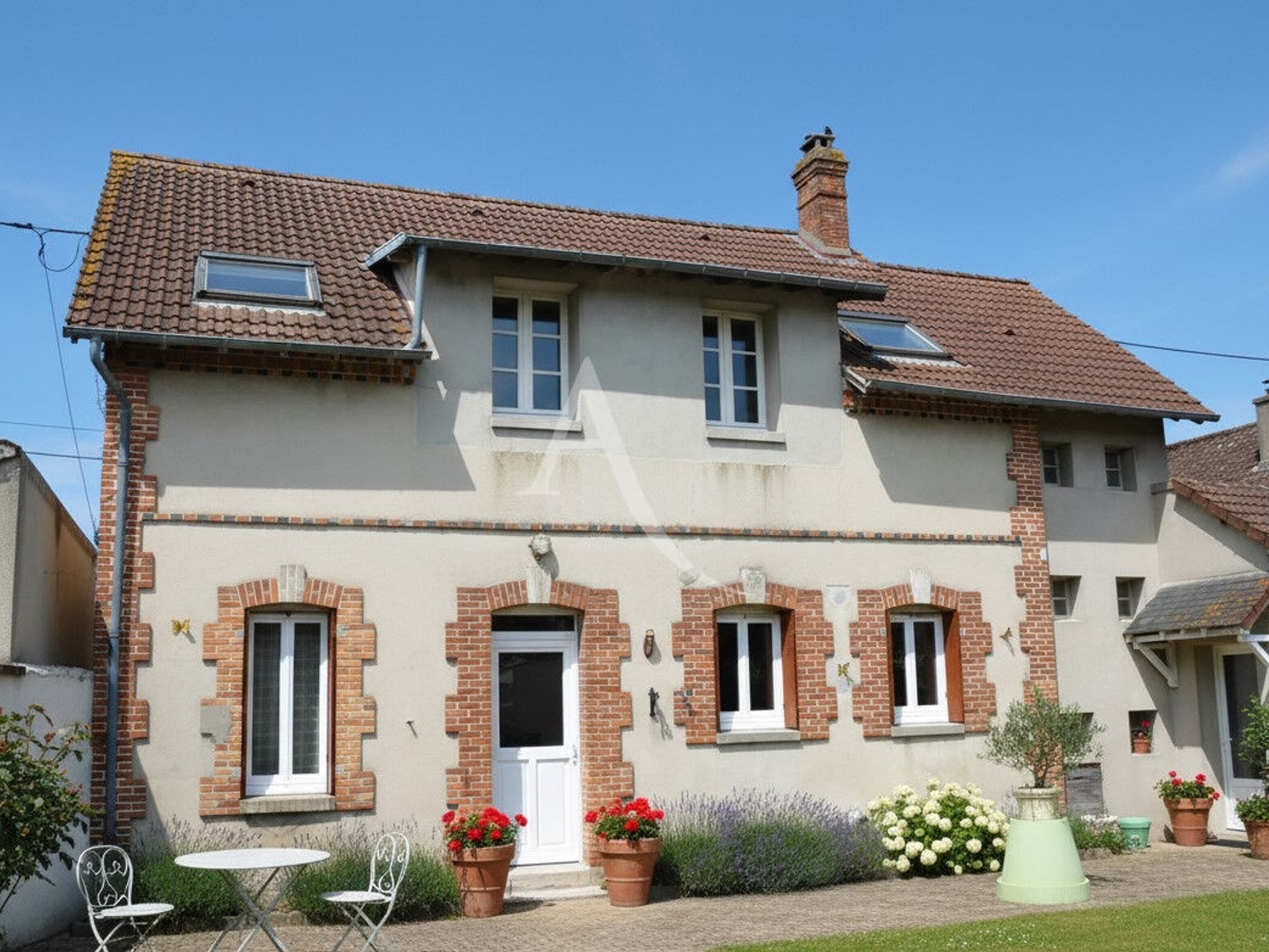 Locaux à vendre - 7 pièces - 204m2 - Salbris (41300)