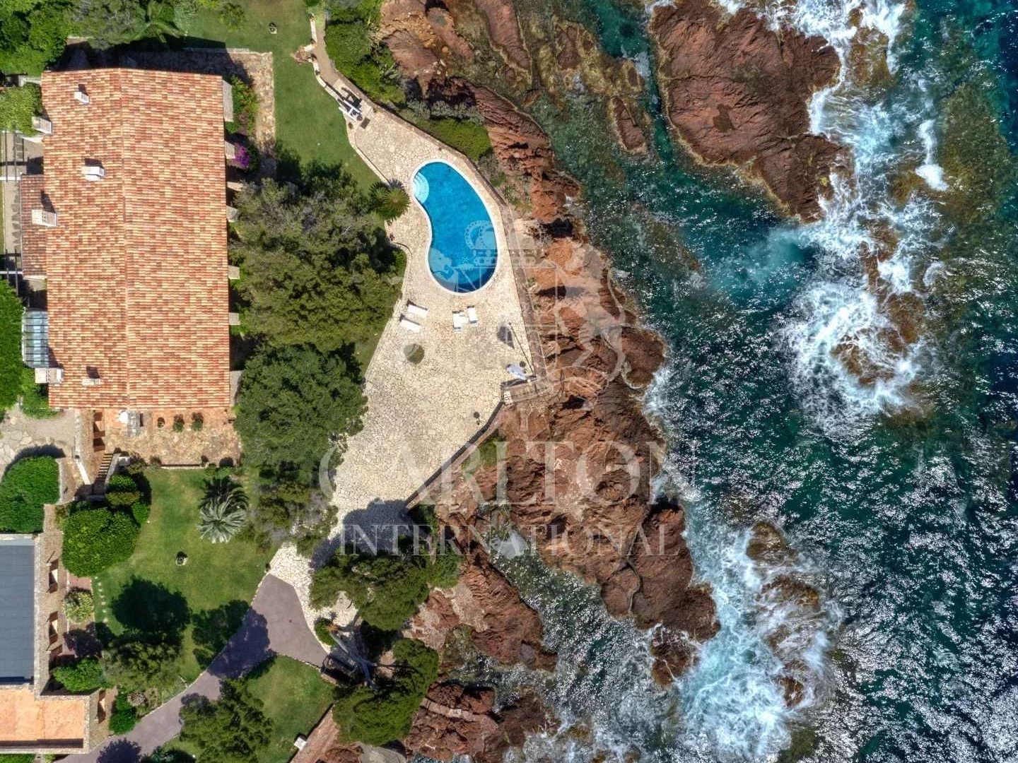 Maison à vendre - 13 pièces - 625m2 - Théoule-Sur-Mer (06590)