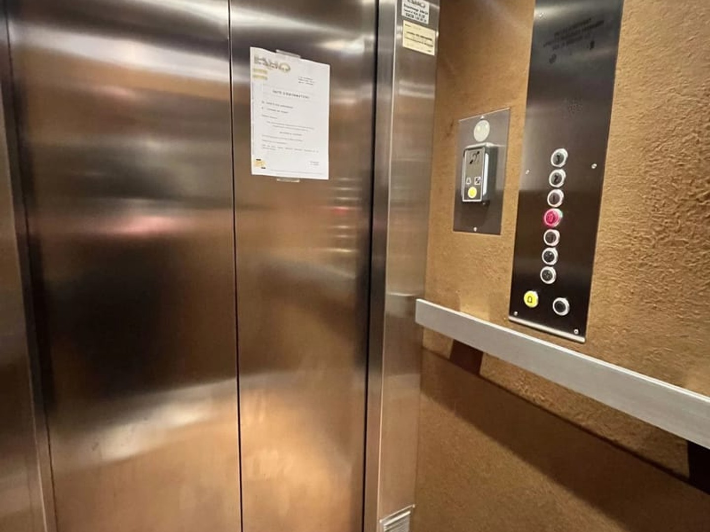 Parking / garage / box à vendre - 24m2 - Les Places (27230)