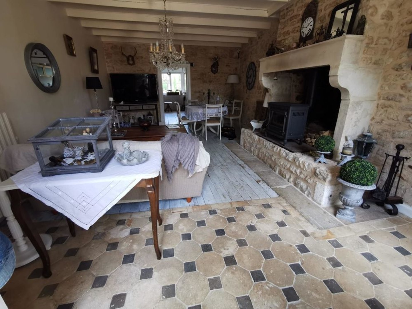 Maison à vendre - 7 pièces - 228m2 - Montjean (16240)