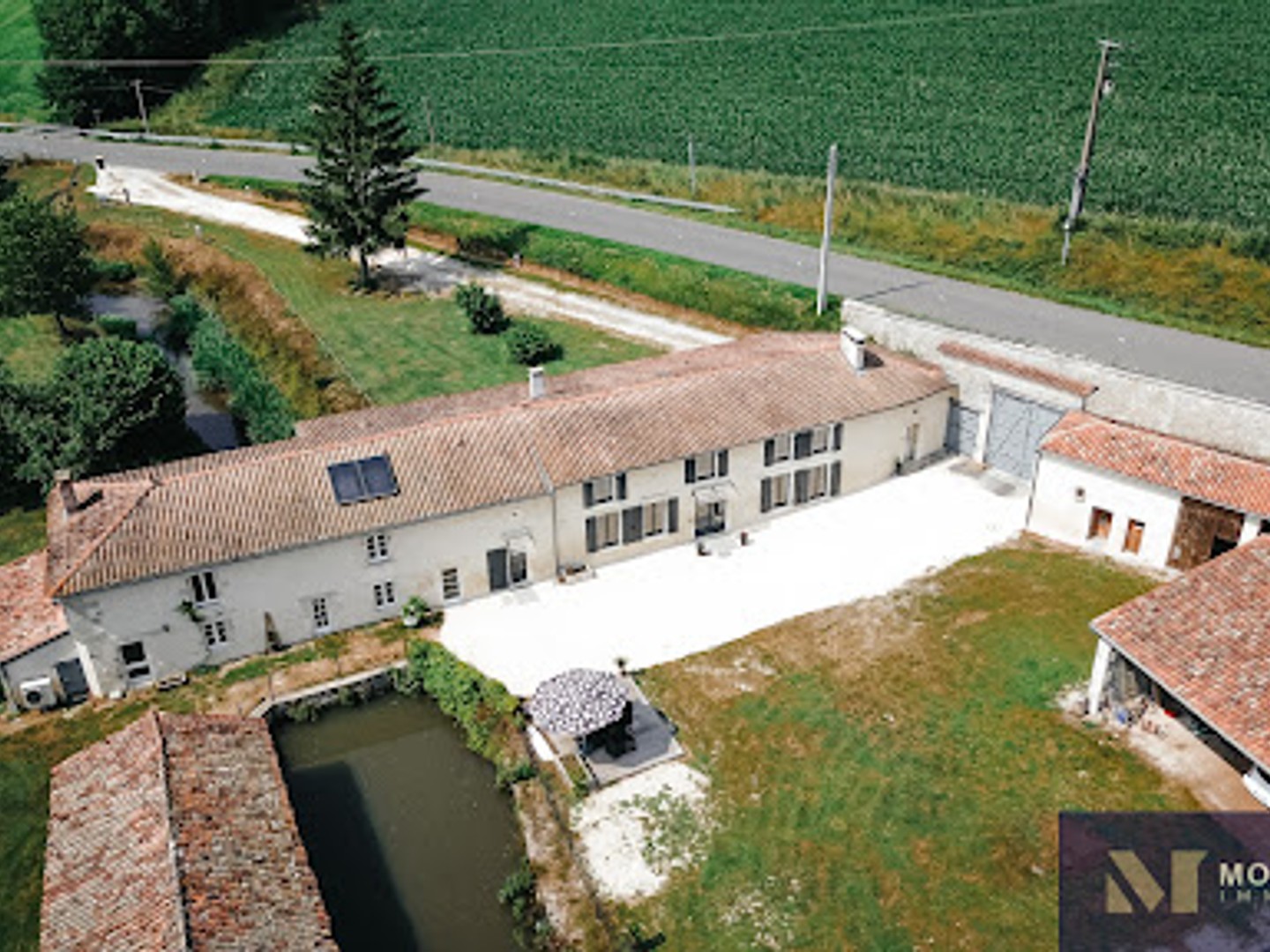 Propriété 6 pièces 234 m²
