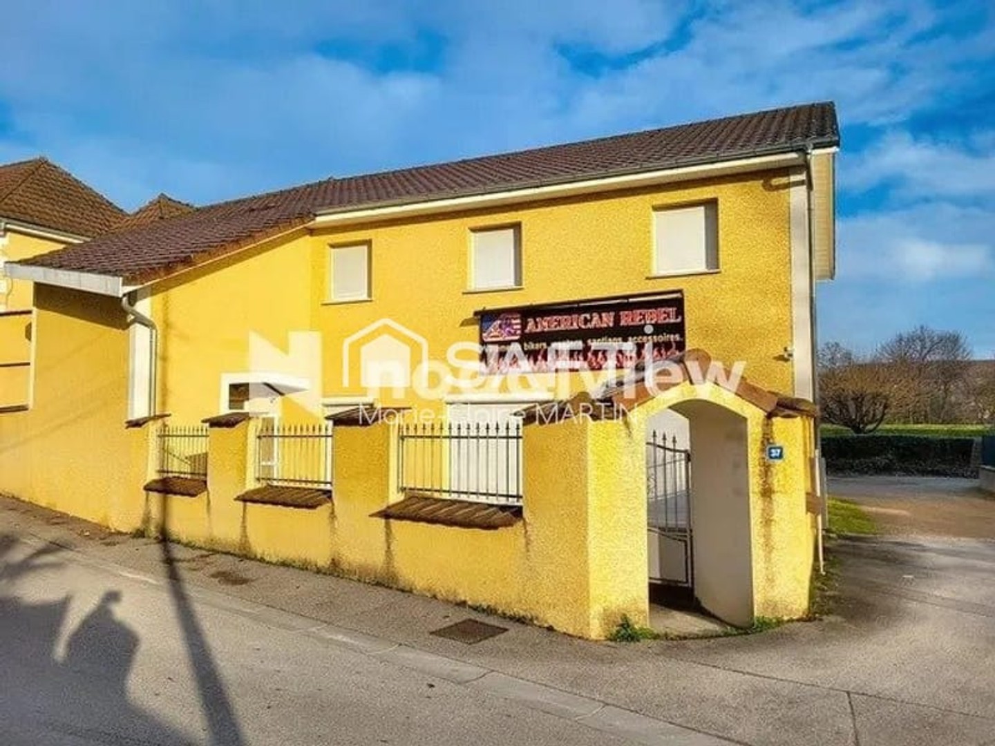 Bureaux 10 pièces 305 m²