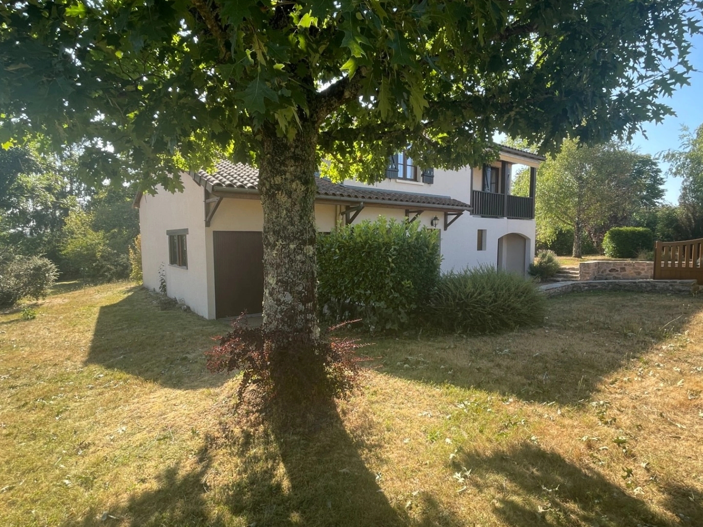 Maison avec garage et atelier sur 1900m2 de terrain