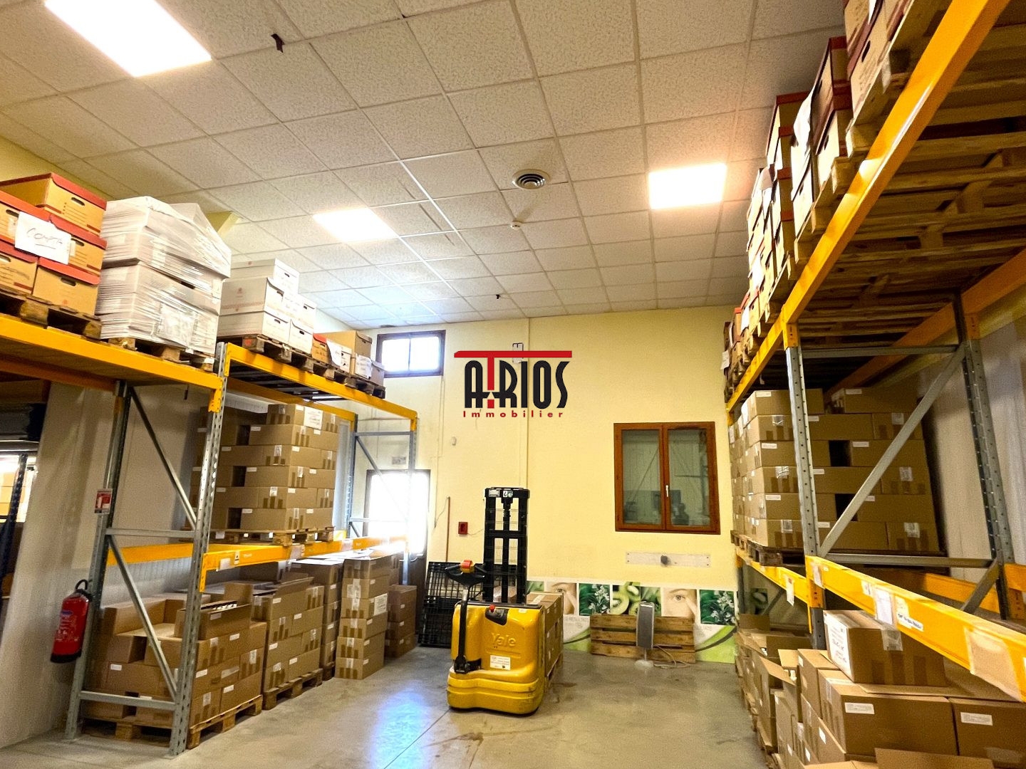 Locaux à vendre - 670m2 - La Crau (83260)