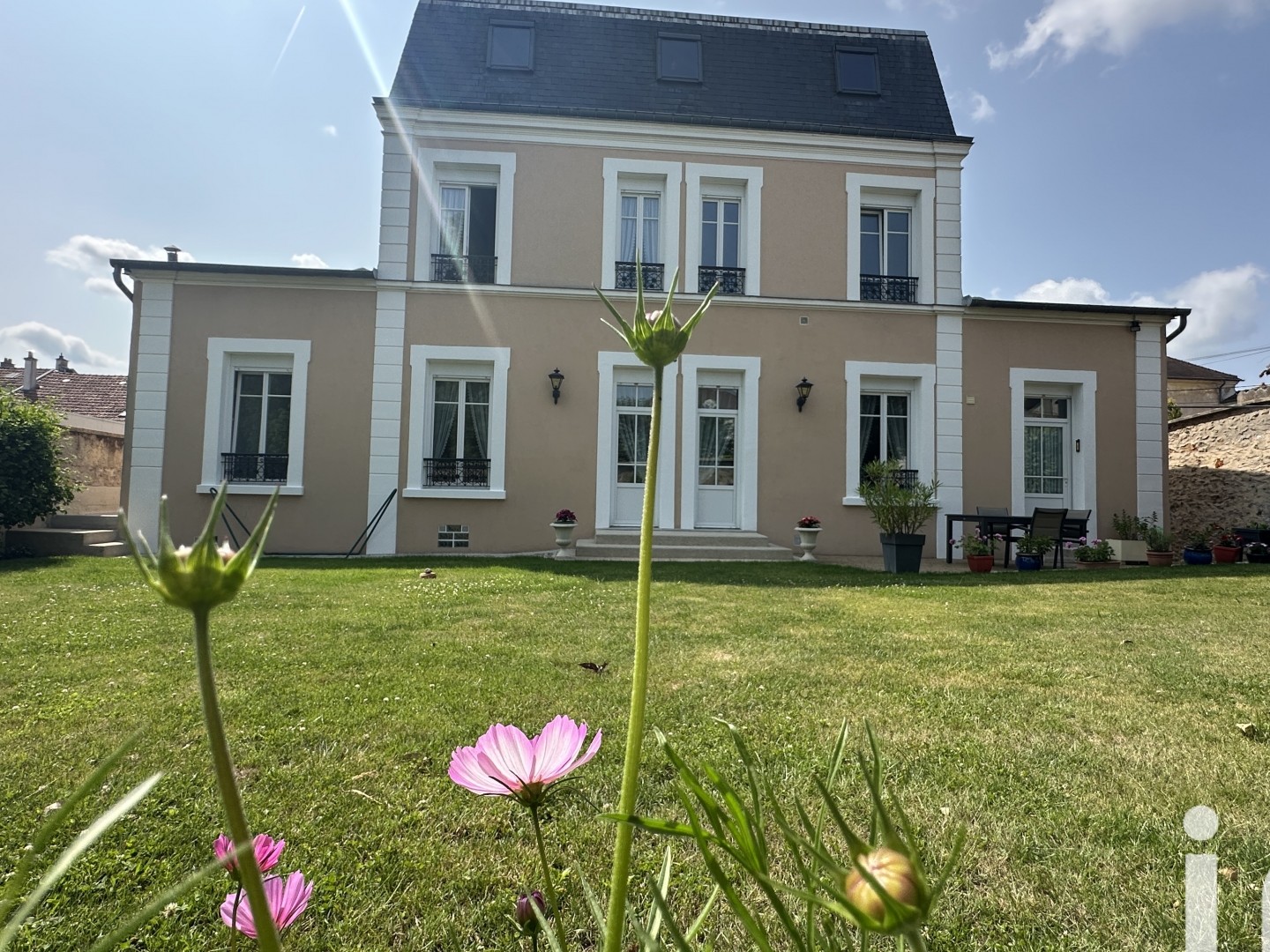 Maison 8 pièces 258 m²