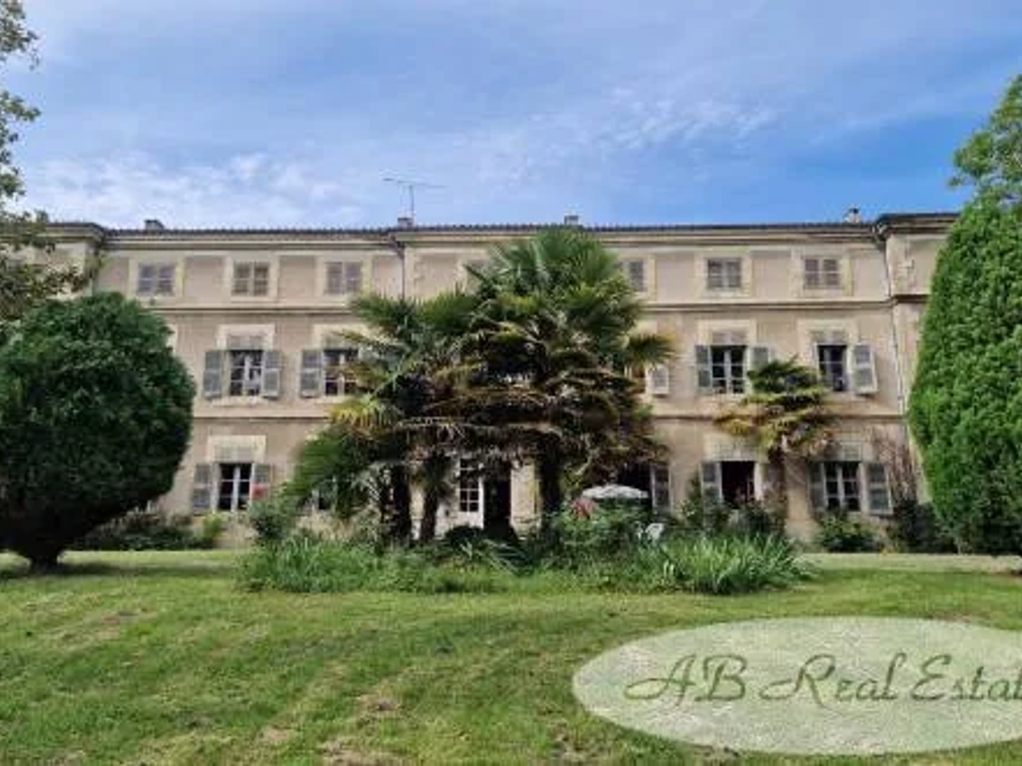 Château 840 m²