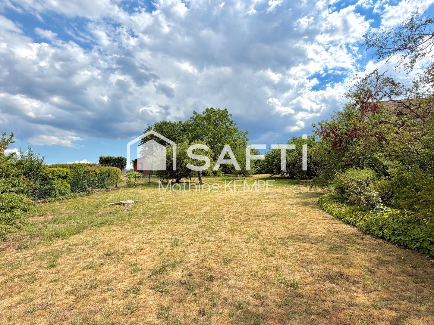 TERRAIN - 620 m² ZONE UB