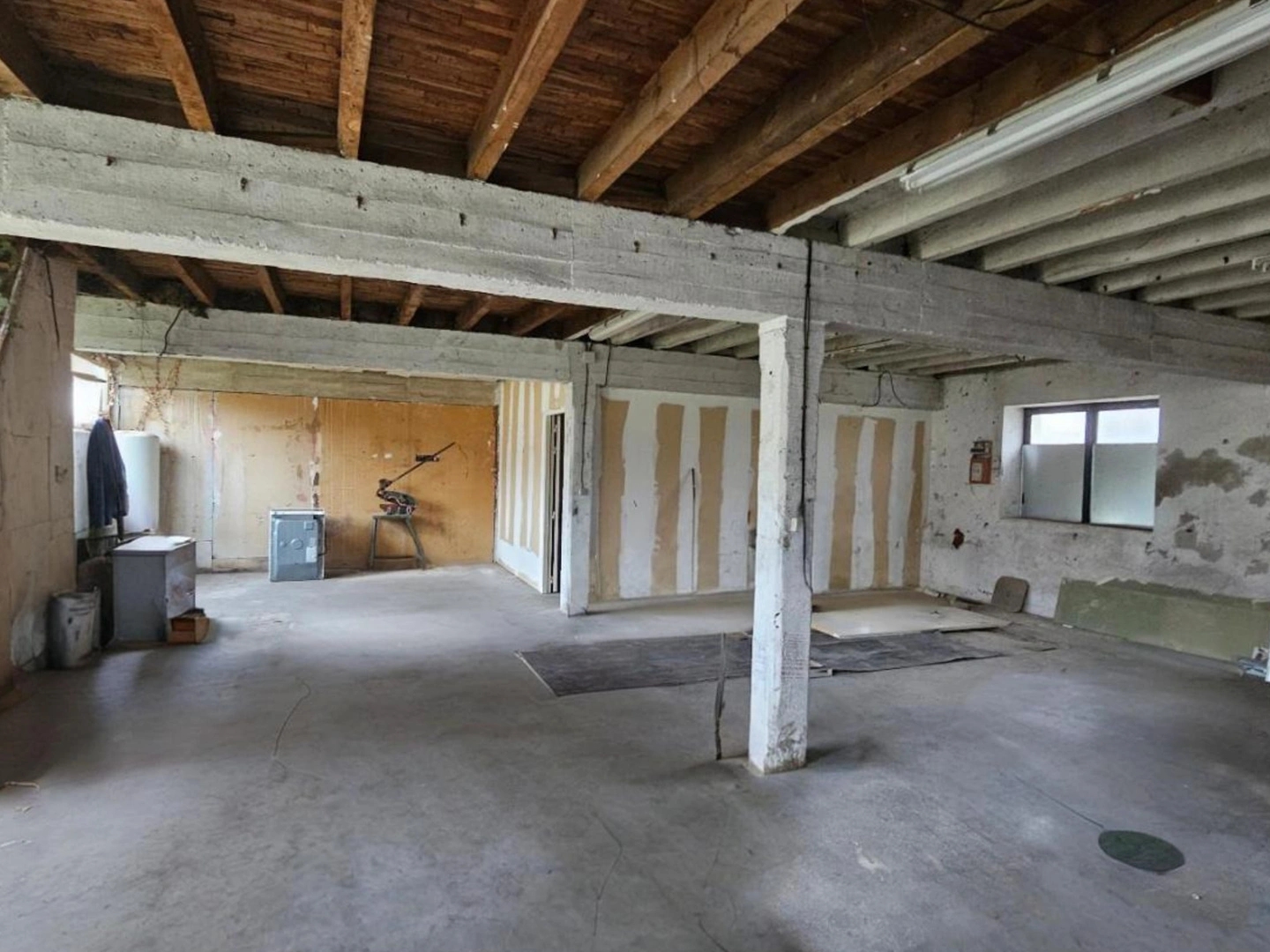 Commerce 4 pièces 140 m²