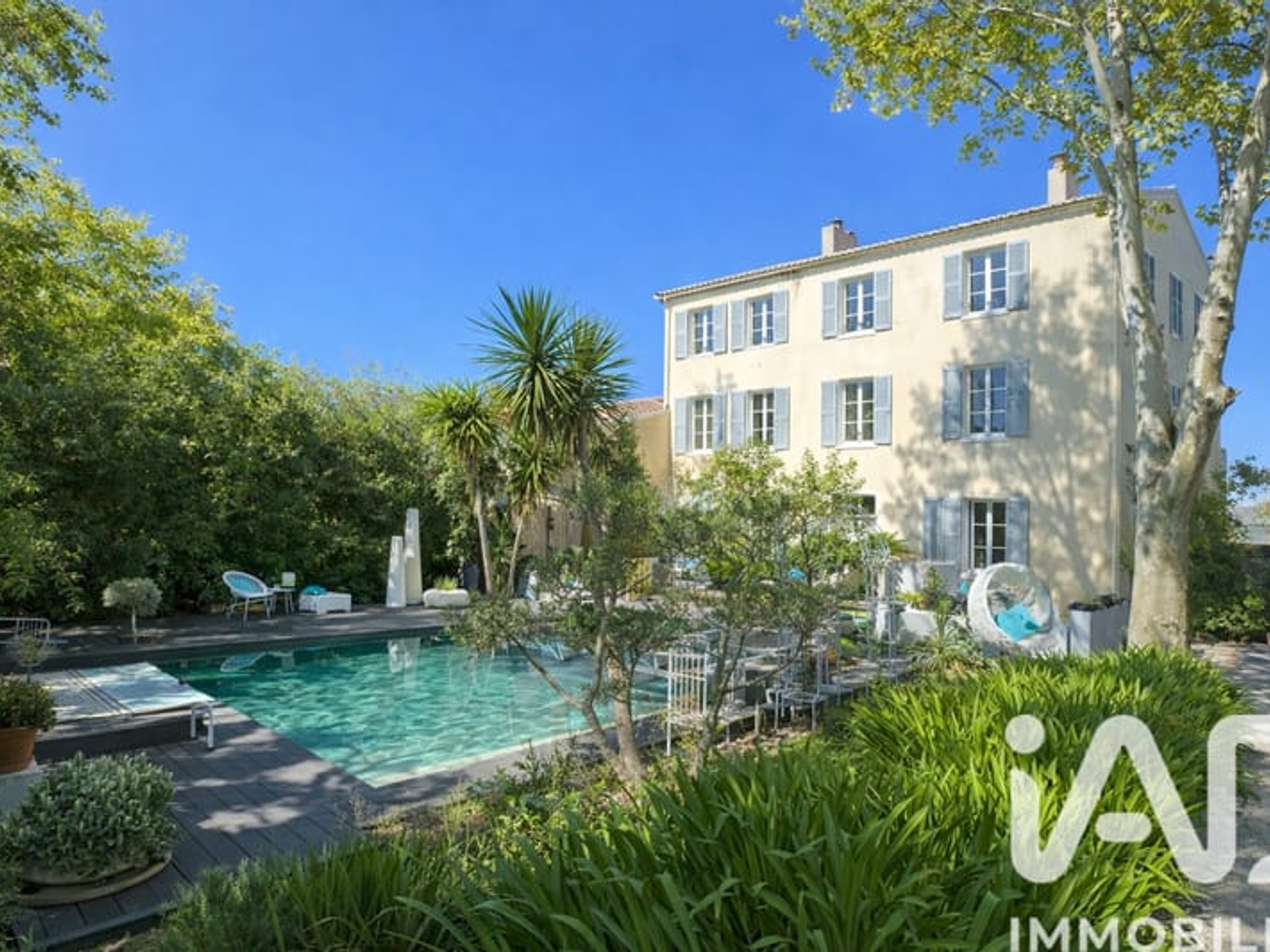 Maison 11 pièces 400 m²
