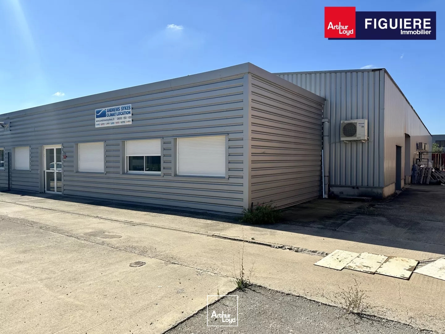 En EXCLUSIVITE - Locaux d'activités à VENDRE sur SAINT CANNAT.