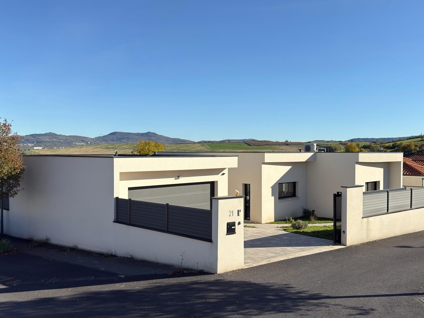 Maison à vendre - 6 pièces - 159m2 - Pérignat-Lès-Sarl... (63170)
