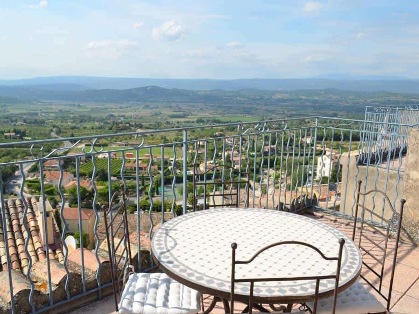 A vendre hôtel restaurant de 13 ch à Bonnieux