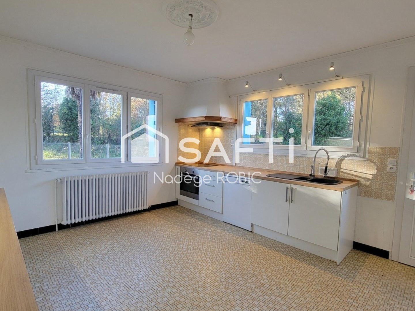 Maison 197 m², Seiches sur Le Loir