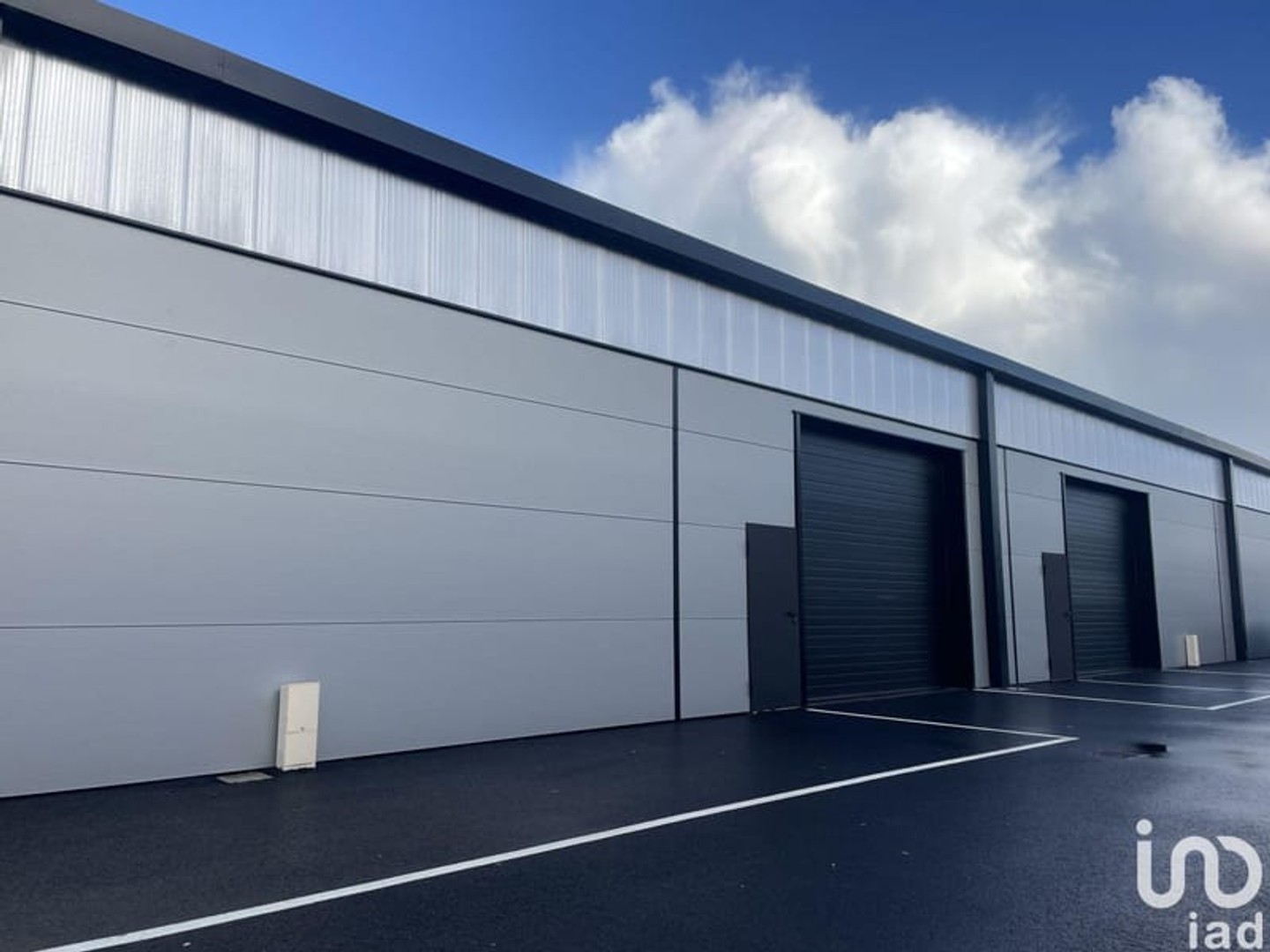 Immeuble commercial 163 m²