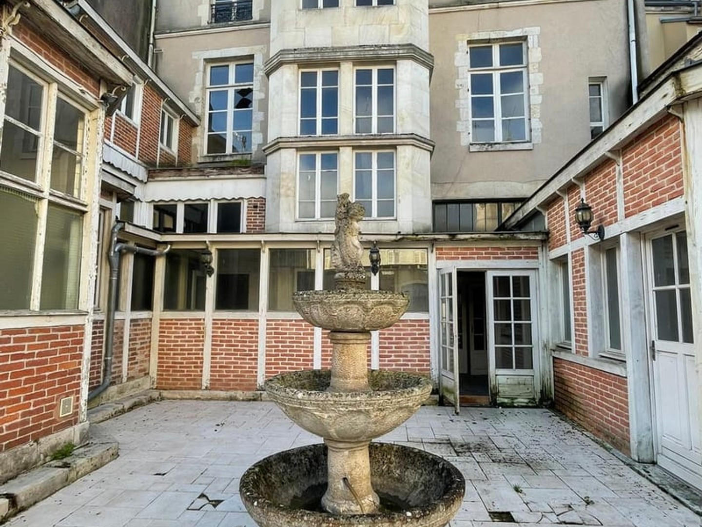 Maison avec appartements 470 m²