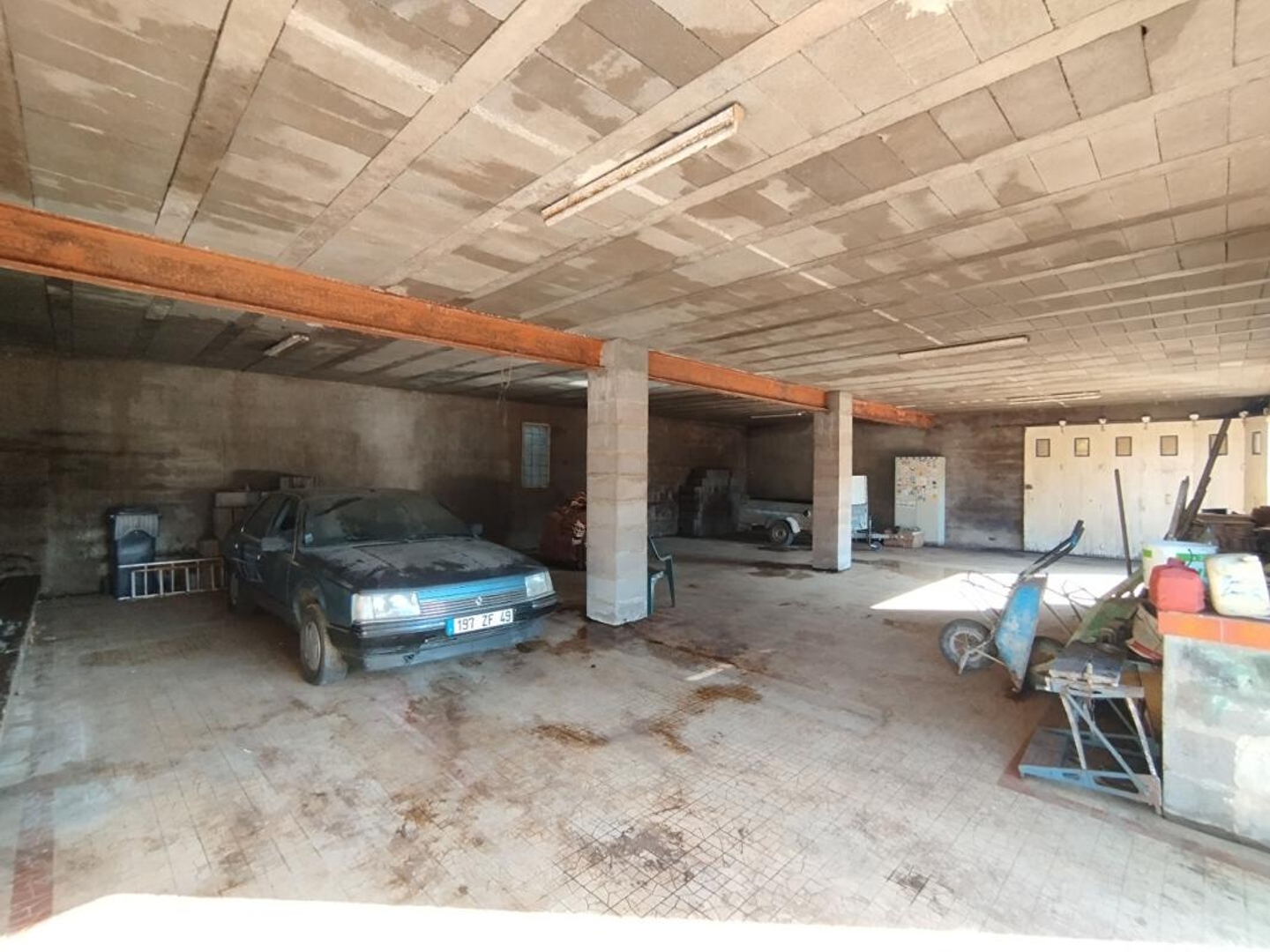 Locaux à vendre - 1 pièce - 150m2 - Orée D'anjou (49270)