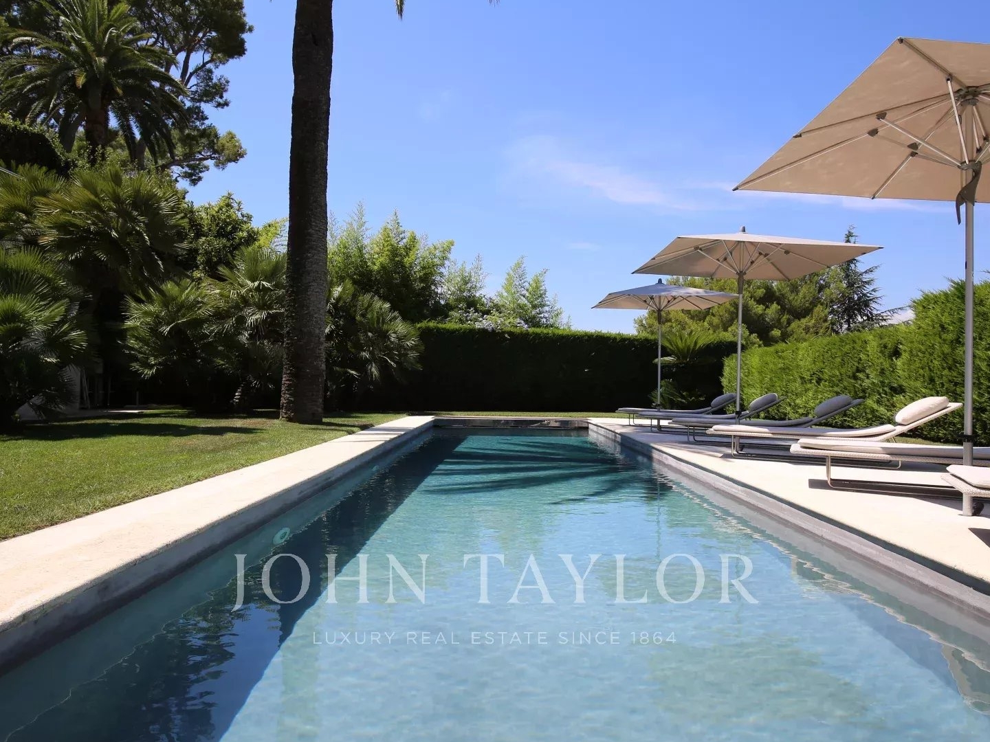 Maison à vendre - 6 pièces - 172m2 - Antibes (06160)