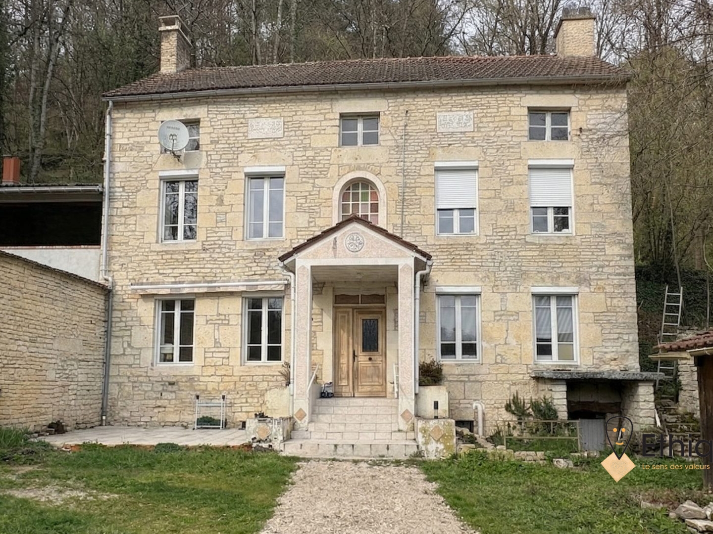Maison à vendre - 5 pièces - 144m2 - Verpillières-Sur-... (10360)