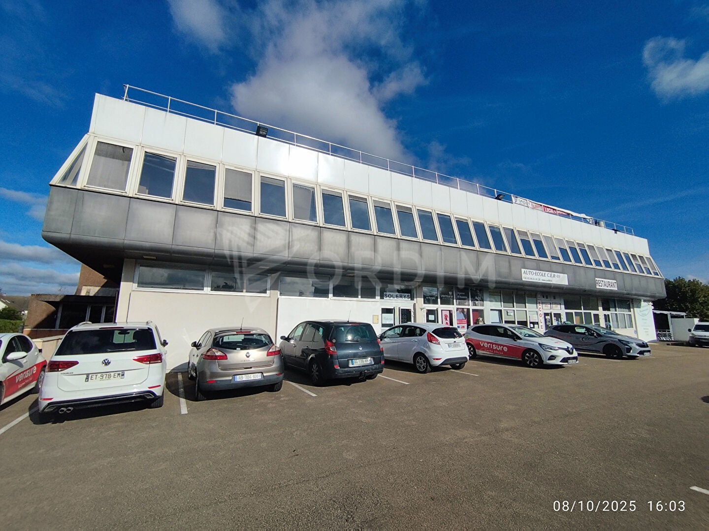 AUXERRE 5 AV JEAN MOULIN - LOCAL DE BUREAUX OU COMMERCIAL DE 177M²