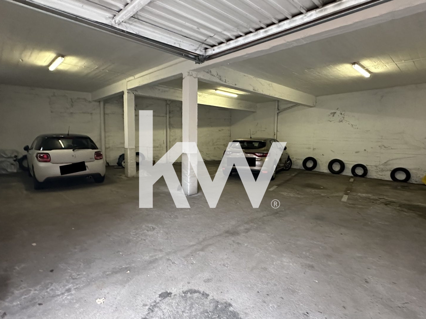 Parking / garage / box à vendre - 126m2 - Saint-Étienne (42000)