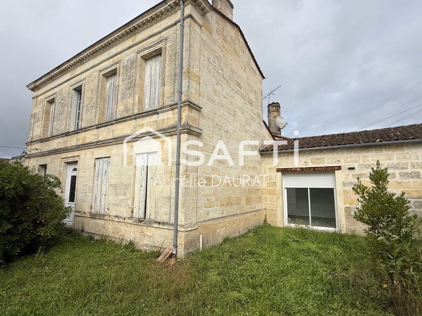 Grande maison en pierre