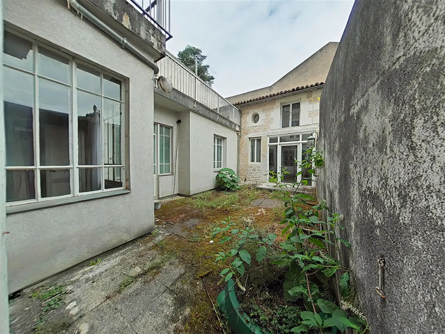 Local commercial 6 pièces 251 m²