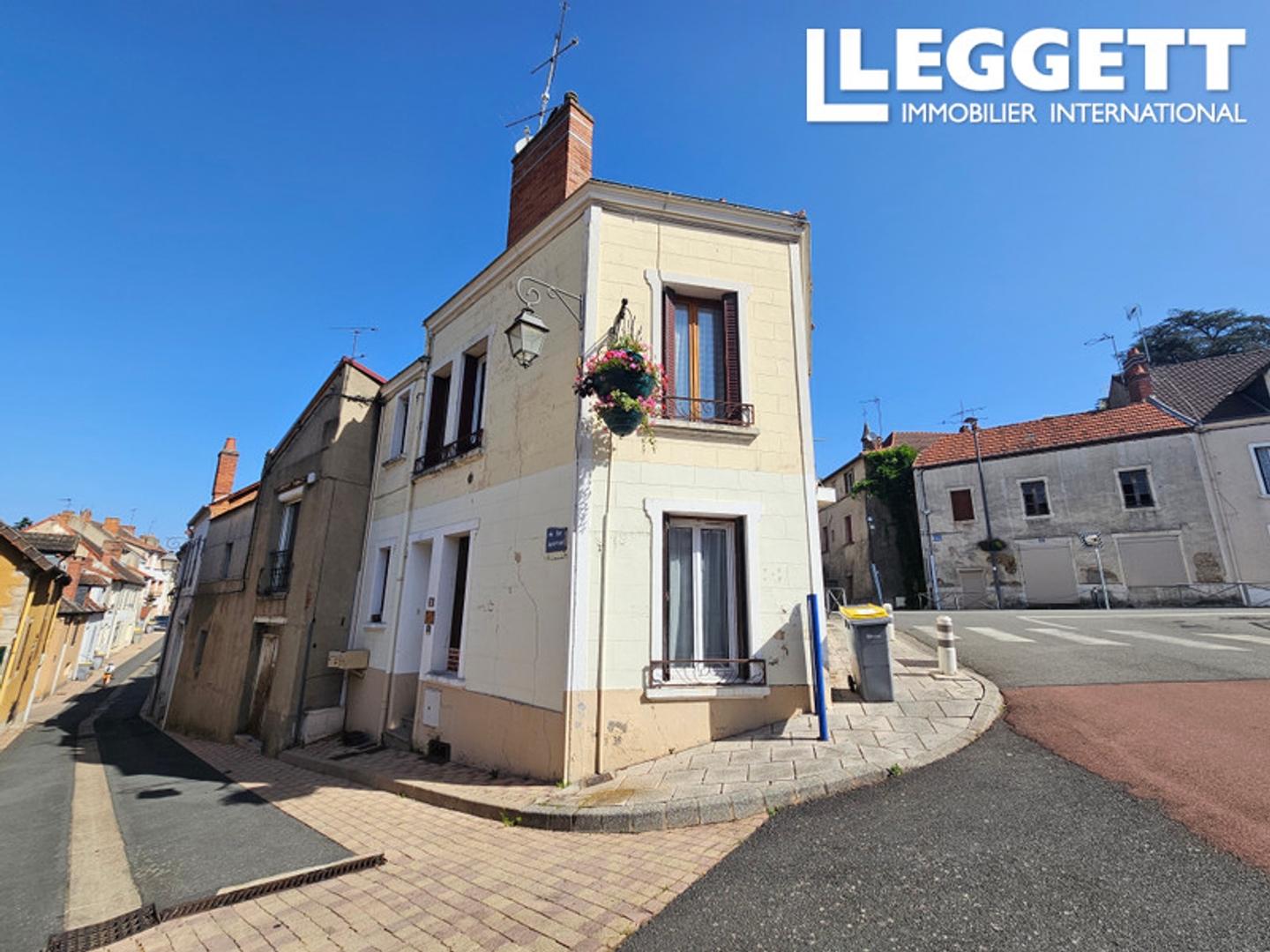 Immeuble à vendre - 5 pièces - 63m2 - Néris-Les-Bains (03310)