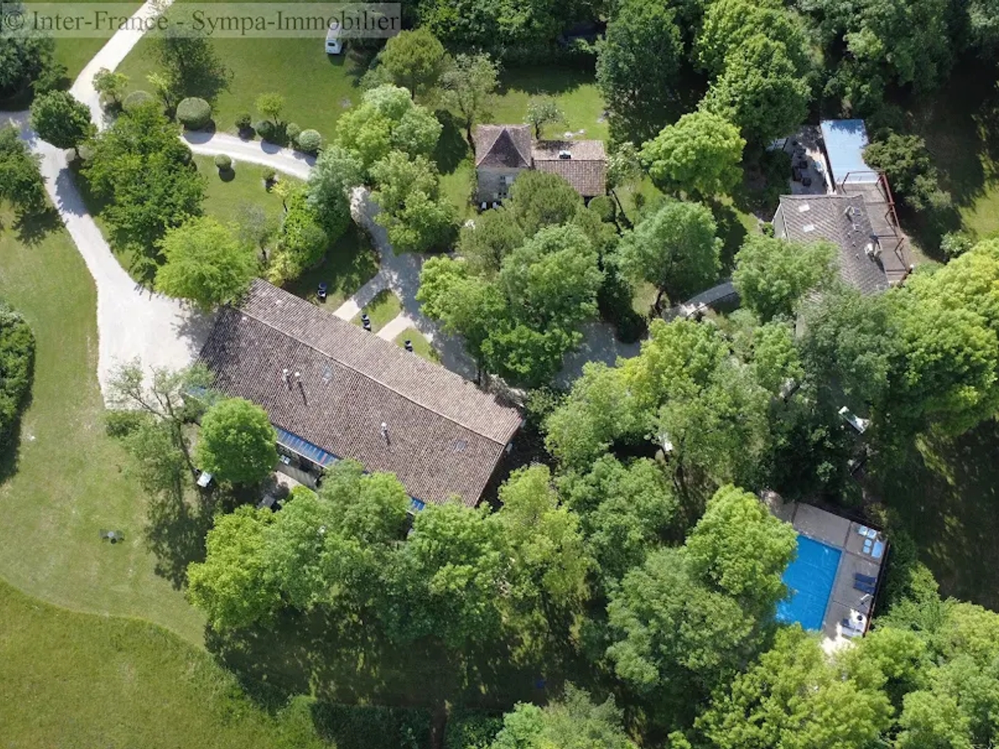 Maison à vendre - 18 pièces - 924m2 - Saint-Étienne-De-... (47210)